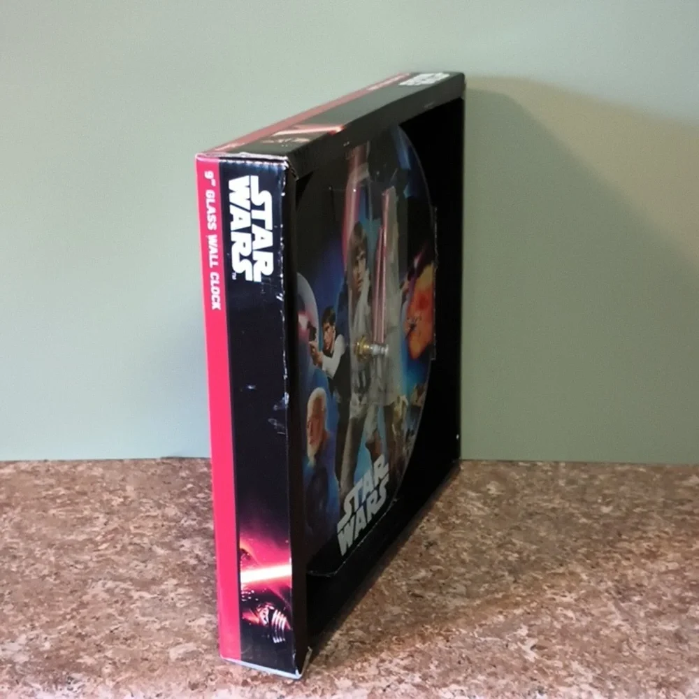 Star Wars New Hope Glass Clock NEW! Leia Luke Han Vader C3PO R2D2 Sealed in Box!